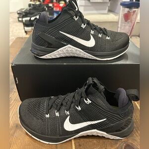 🔥 Nike Metcon DSK Flyknit 2 Women US 7 924595-001 Black White Running Shoe